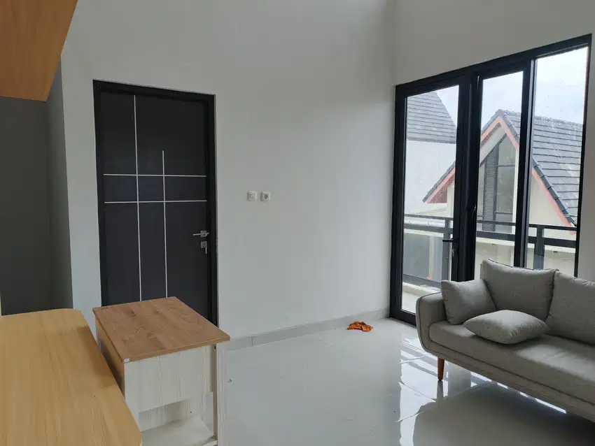 Rumah 2 Lantai 600 Jt-an Dekat Enter Toll Klodran Solo