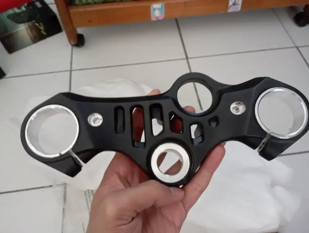 YAMAHA TRIPLE CLAMP YAMAHA R25 ORI + BOSH