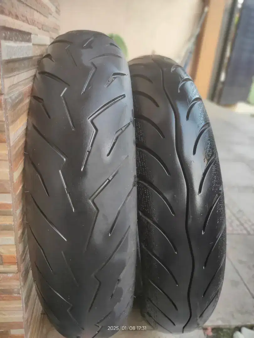 Ban Pirelli Diablo 120/70-14 Ex PCX 150