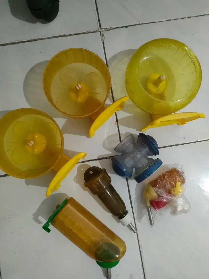 Mainan hamster botol minum kandang