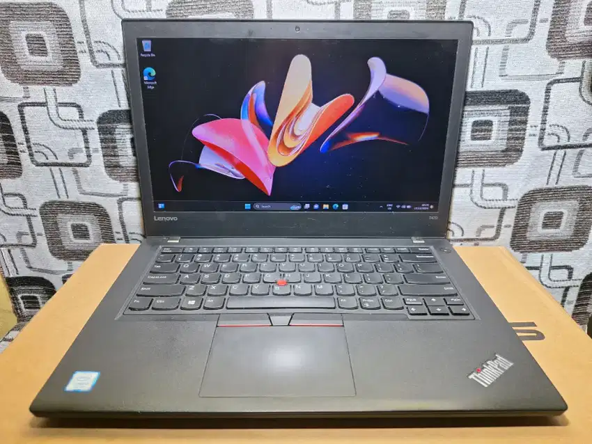 Laptop Lenovo Core i5 ram 8gb SSD Layar FHD keyboard nyala siap pakai