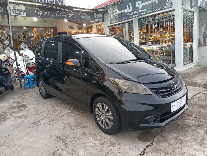 Honda Freed E PSD tipe tertinggi