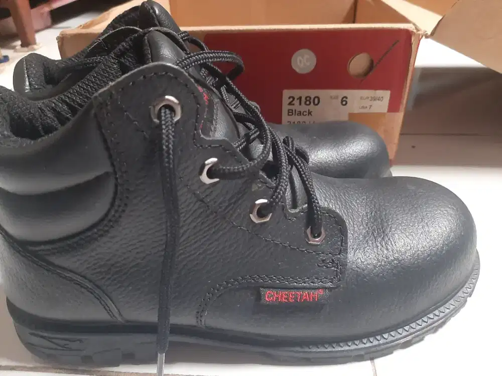 Sepatu safety Cheetah 2180 Black