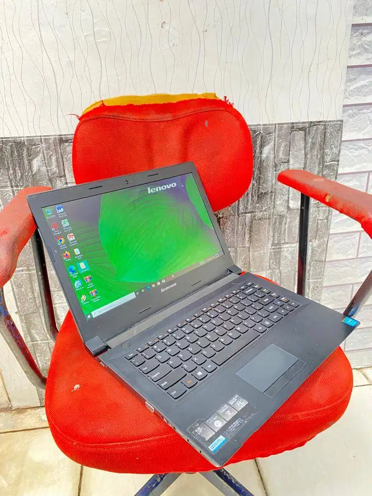 Lenovo B40 Core i3 RAM 8GB Cocok Untuk Office Dan Skripsian Siap Pakai