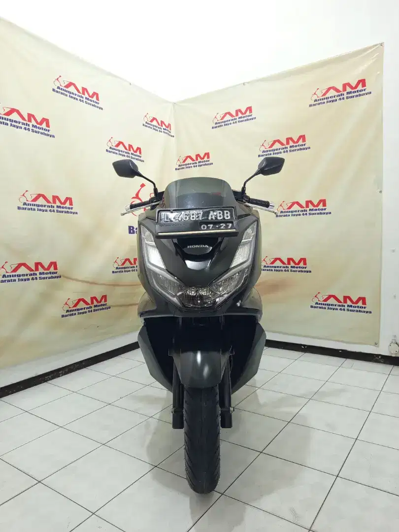 UM 1 Juta Honda PCX 160 CBS Tahun 2022 warna hitam