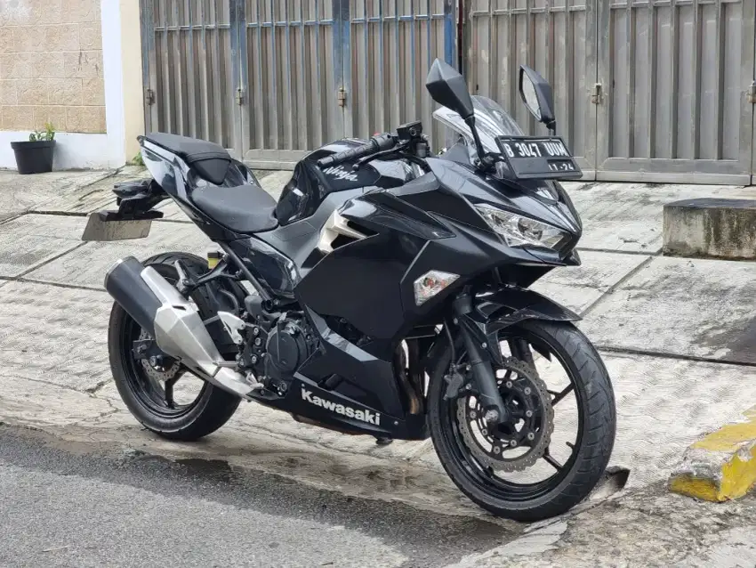 Ninja 250 fi new nik 2019 km9000 asli Hitam black glossy 250fi