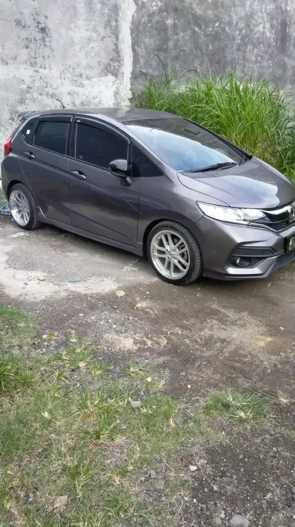 Mobil bekas seperti baru