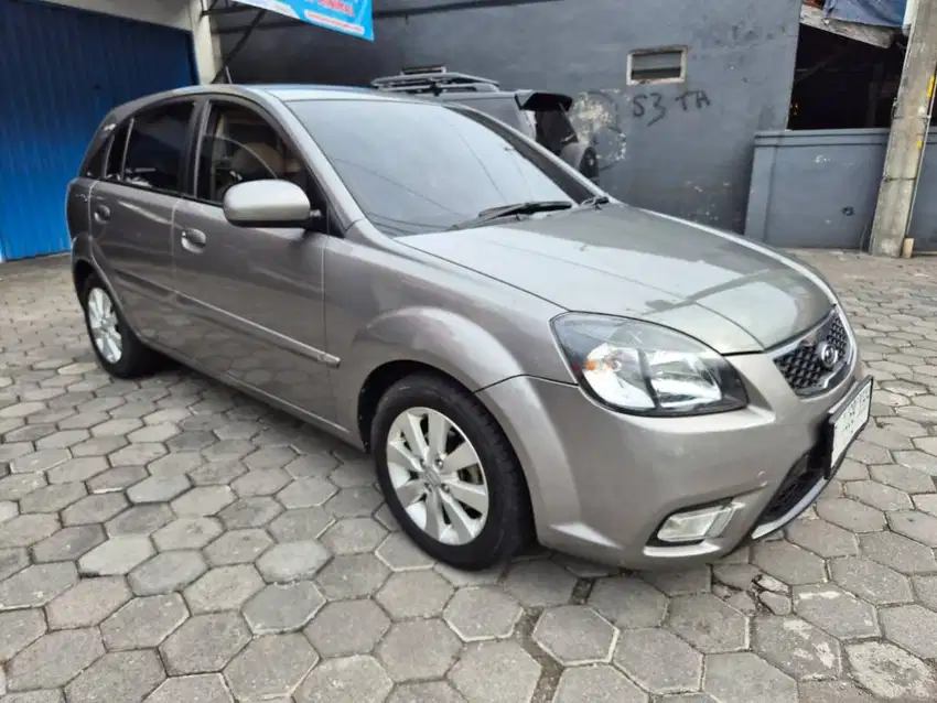 KIA RIO Pride matic 2011