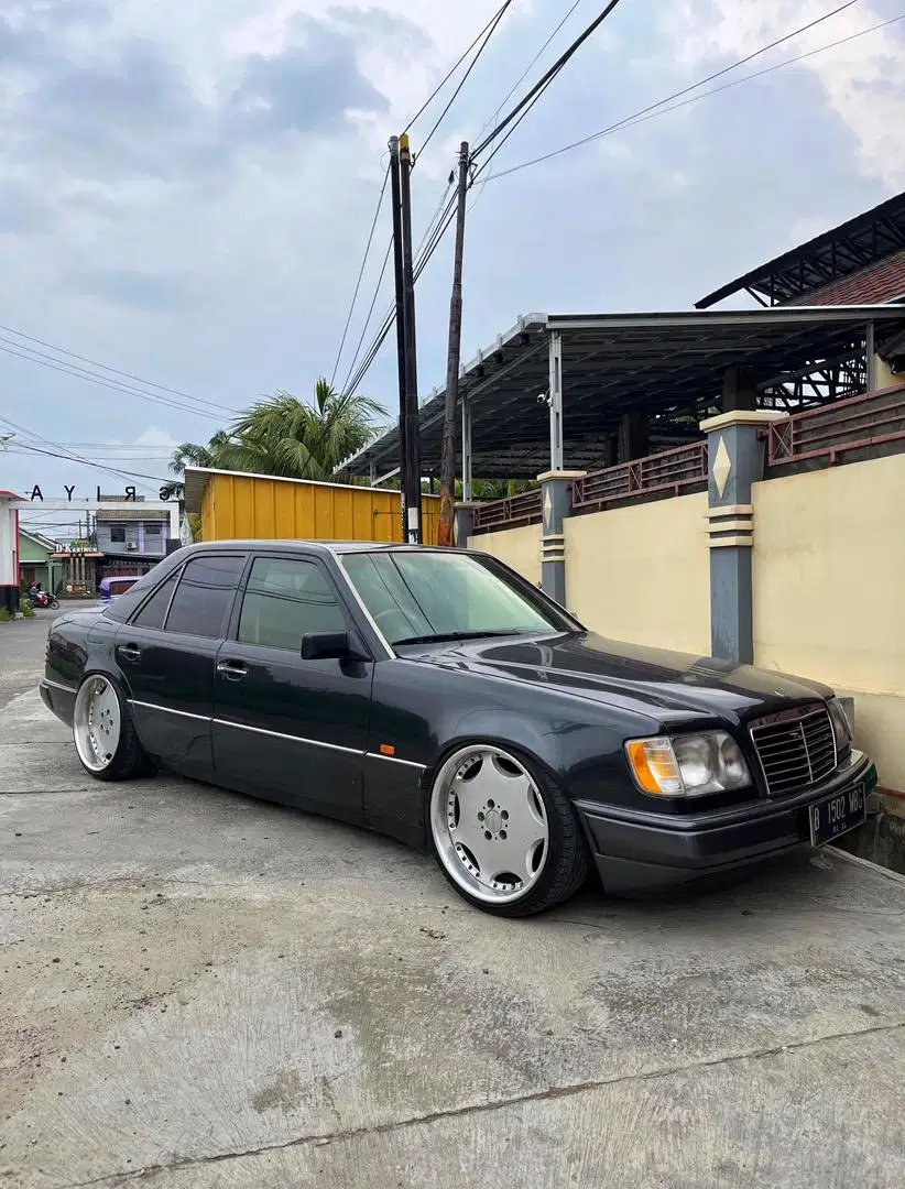 Mercy w124 matic asli terawat