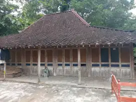 Rumah limasan kayu jati