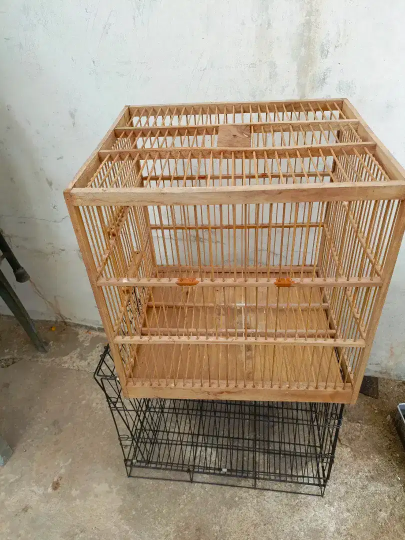 Kandang/sangkar burung ada 2 nih