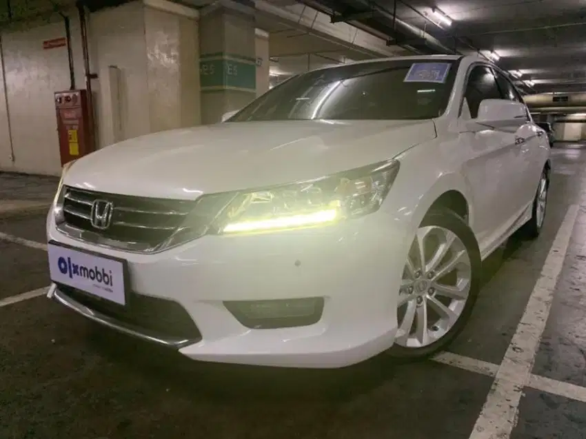 [OLX Mobbi] Honda Accord Putih 2.4 VTI-L Bensin-AT 2014 6ZU