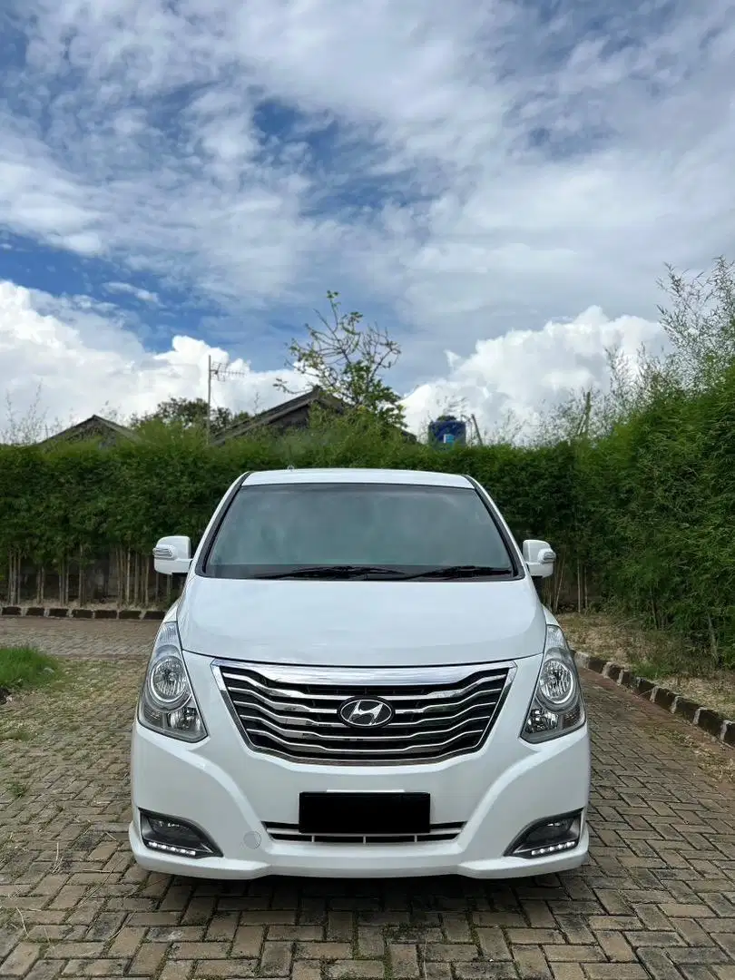 HYUNDAI H1 DIESEL 2014 BERKUALITASS