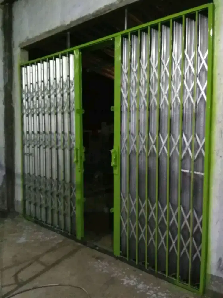 Rolling door dan folding gate