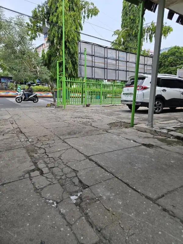 TANAH ADA BANGUNAN HARGA EKSKLUSIF DI TAMAN KOTA MADIUN.