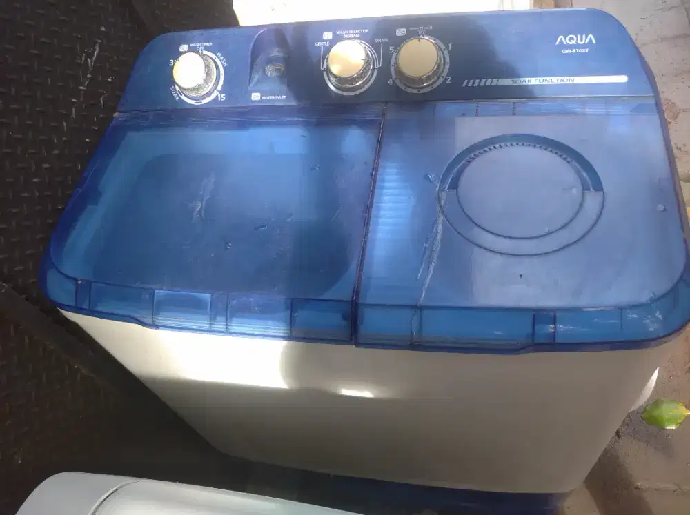 Mesin cuci merek AQUA 8-7 kilo normal bagus lagi promo