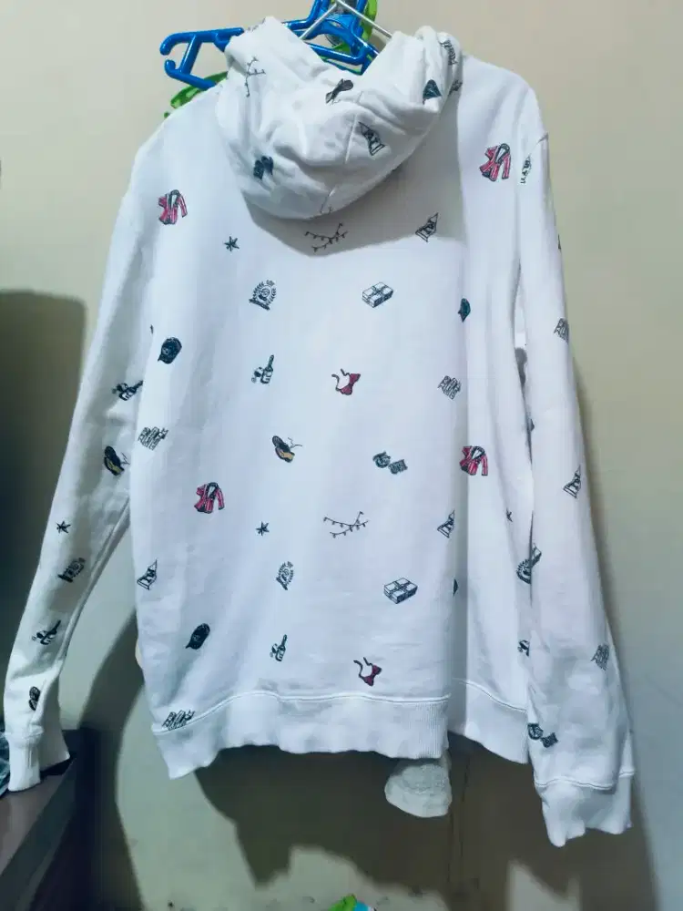 Hoodie Teenie Weenie no Uniqlo Nike Adidas stussy