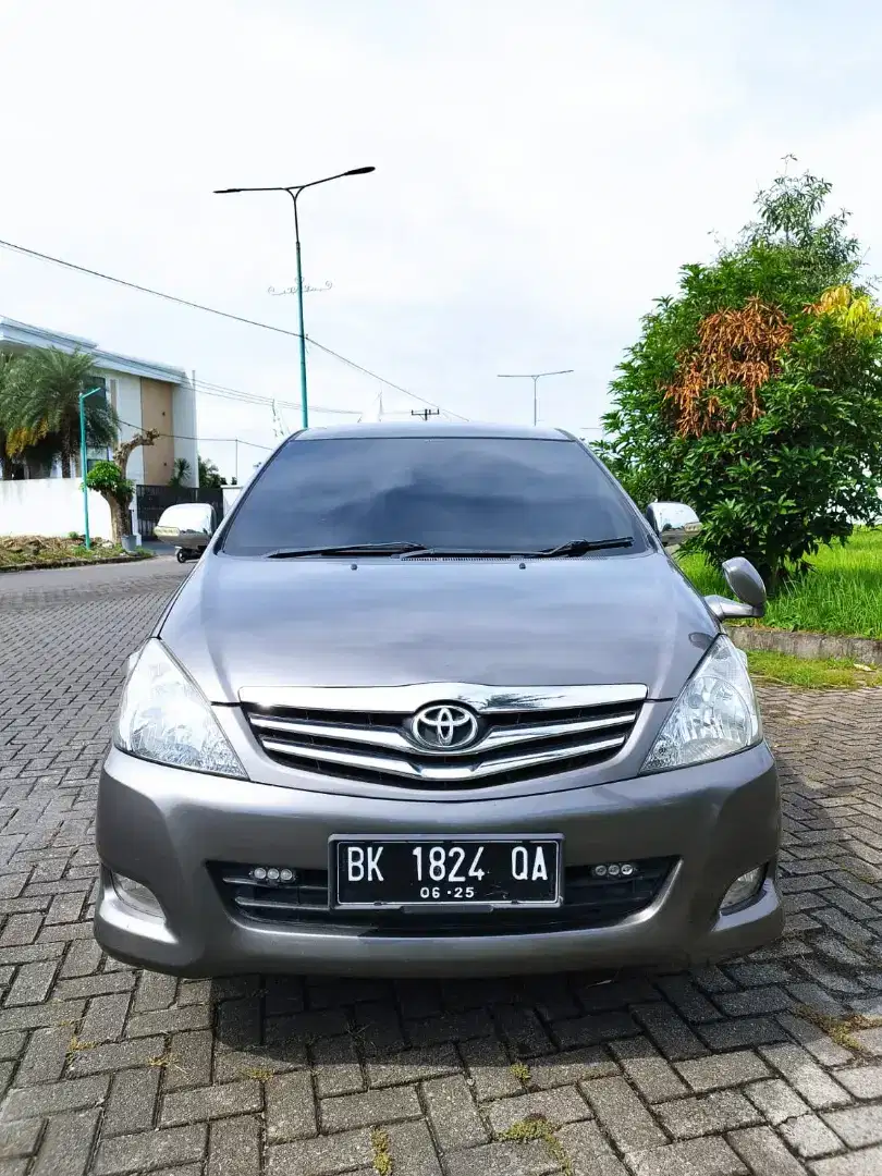 Toyota Innova V M/T diesel thn 2011