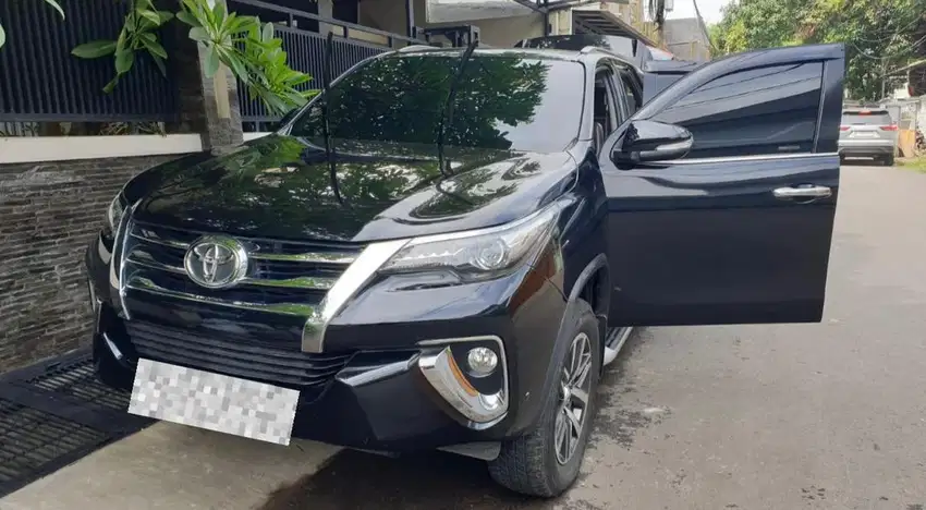 Toyota Fortuner 2.4VRZ Diesel-AT 2016