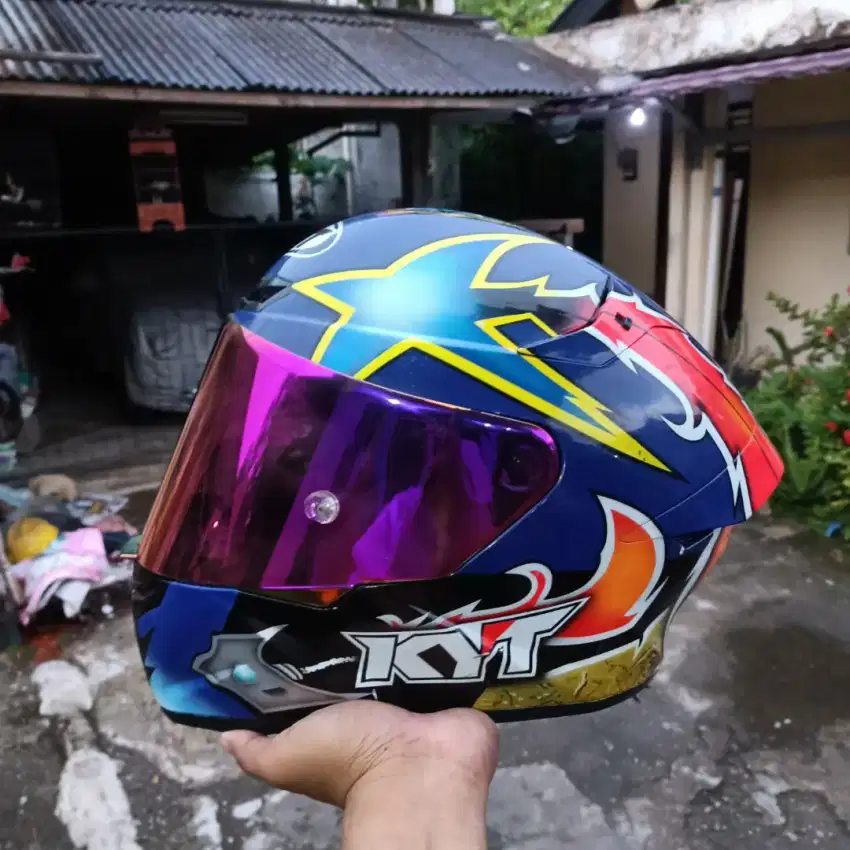 Helm KYT TT course motif norick Abe