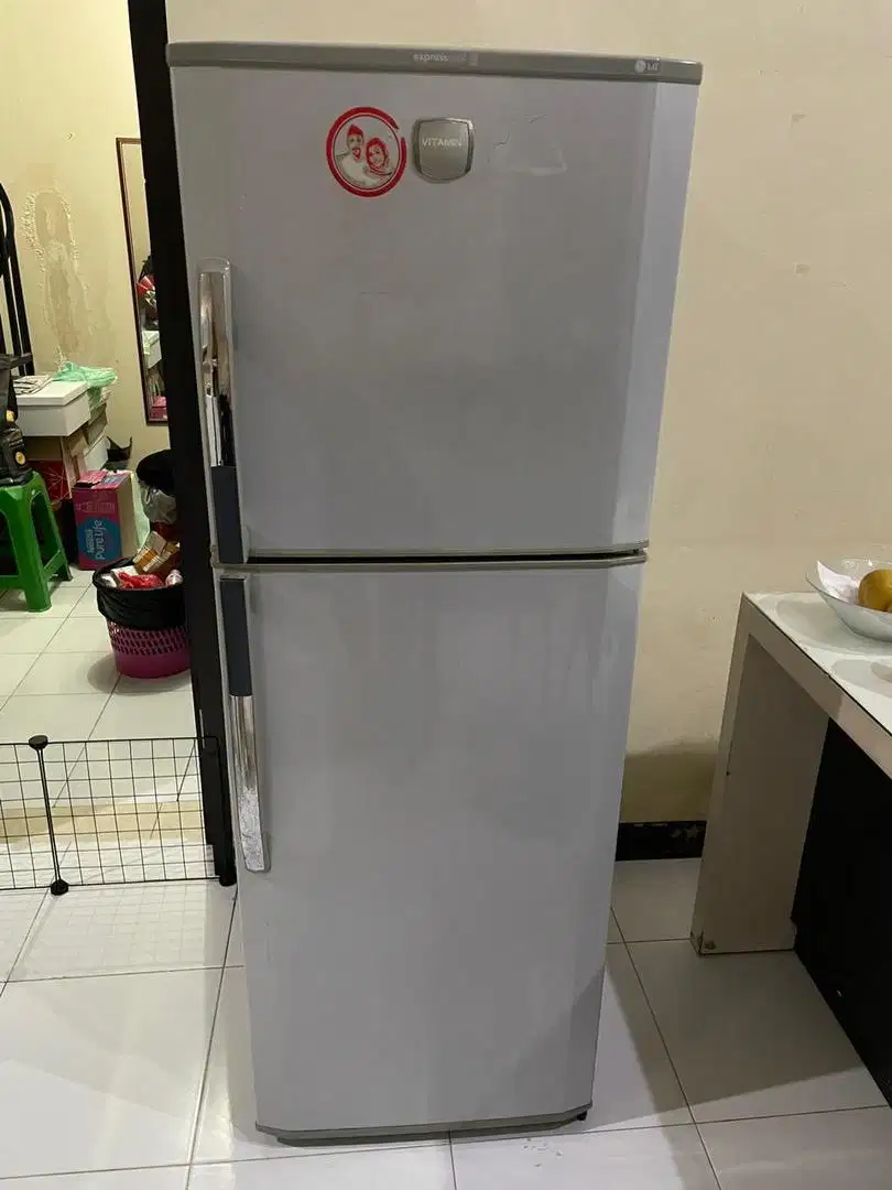 Dijual kulkas LG 2 pintu Express Cool