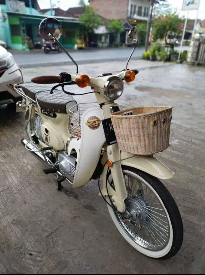 Honda C70 Warna Cream , Orderan dari semarang jawa tengah , Basic Ast