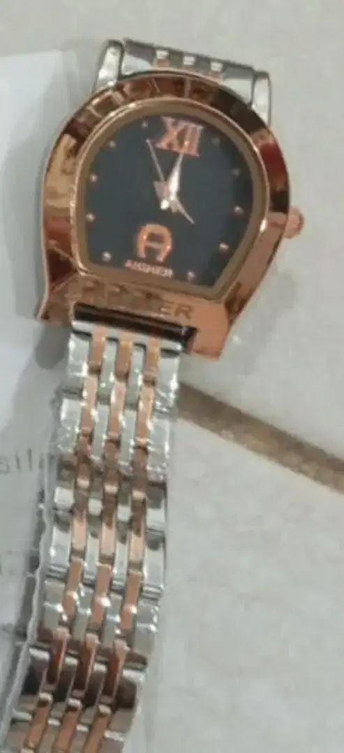 Aigner rantai rose kombinasi