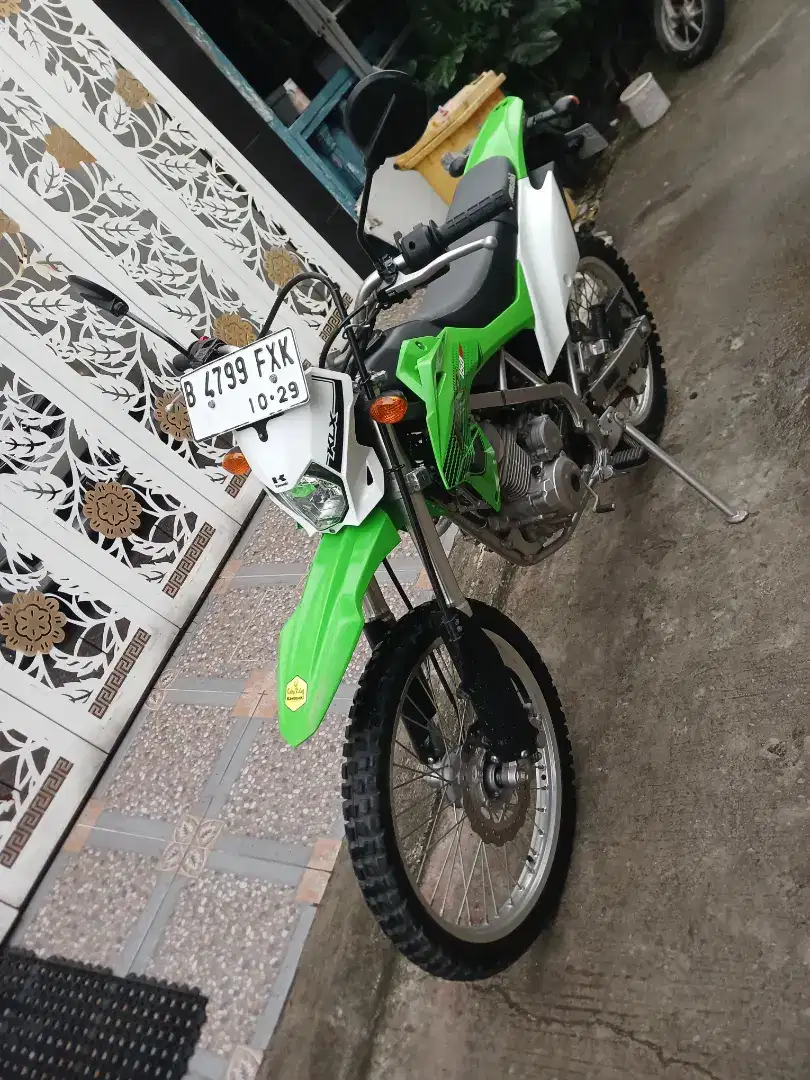 Kawasaki KLX 150 BF 2019 Mulus,Kilometer 877 Perak,kunci 2,Kayak Baru