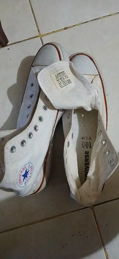 Sepatu Converse White