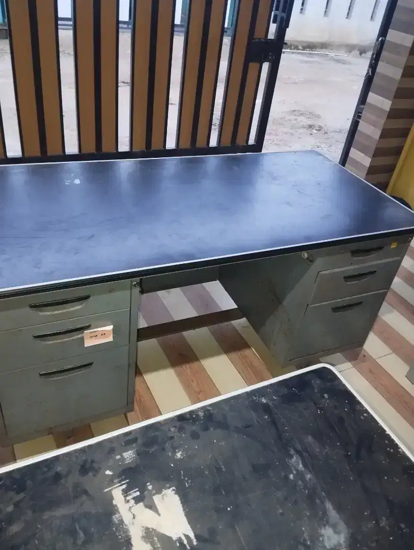 Di Jual meja kantor bahan dari besi