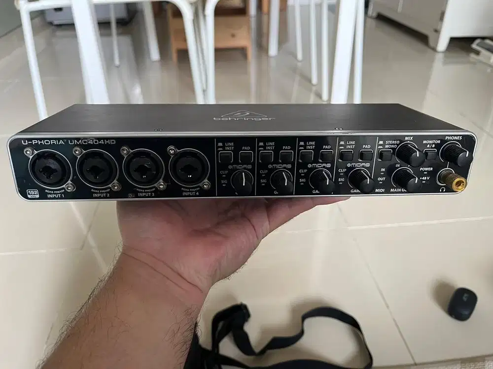 Behringer U-Phoria UMC404HD second