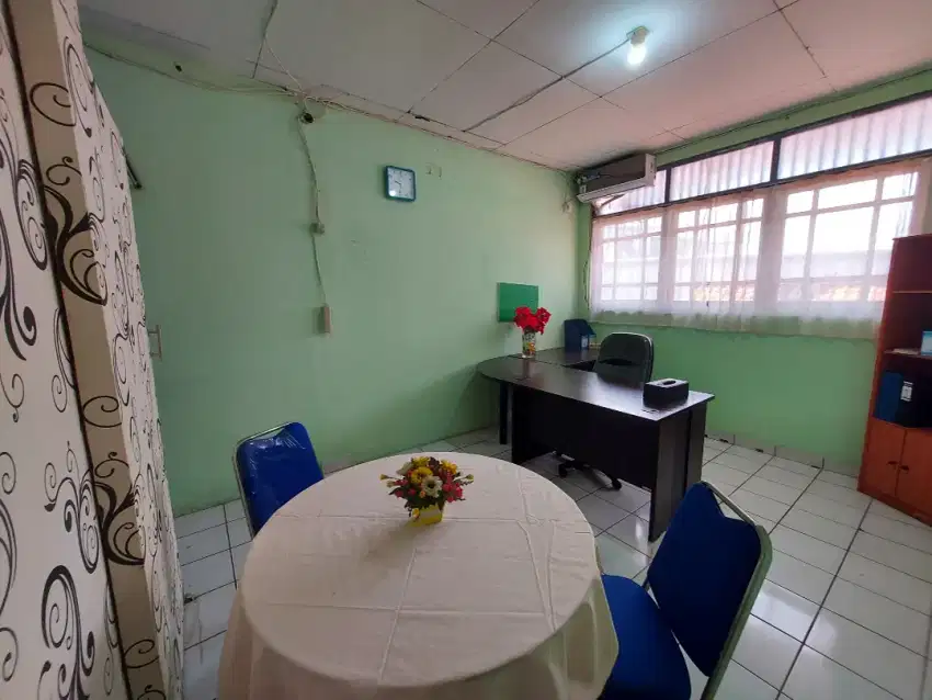 Disewakan Ruang Kantor di lantai 2