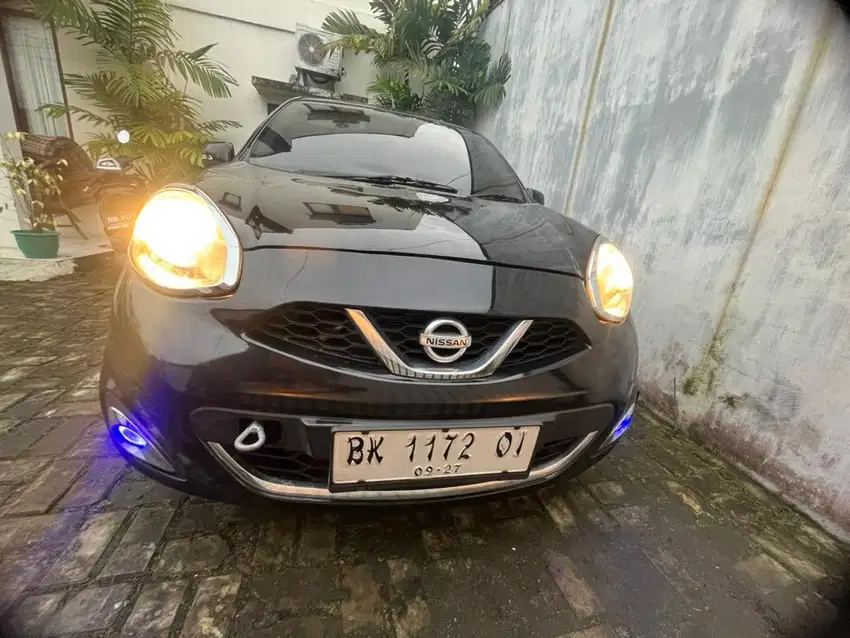 Nissan March Hitam 1500cc