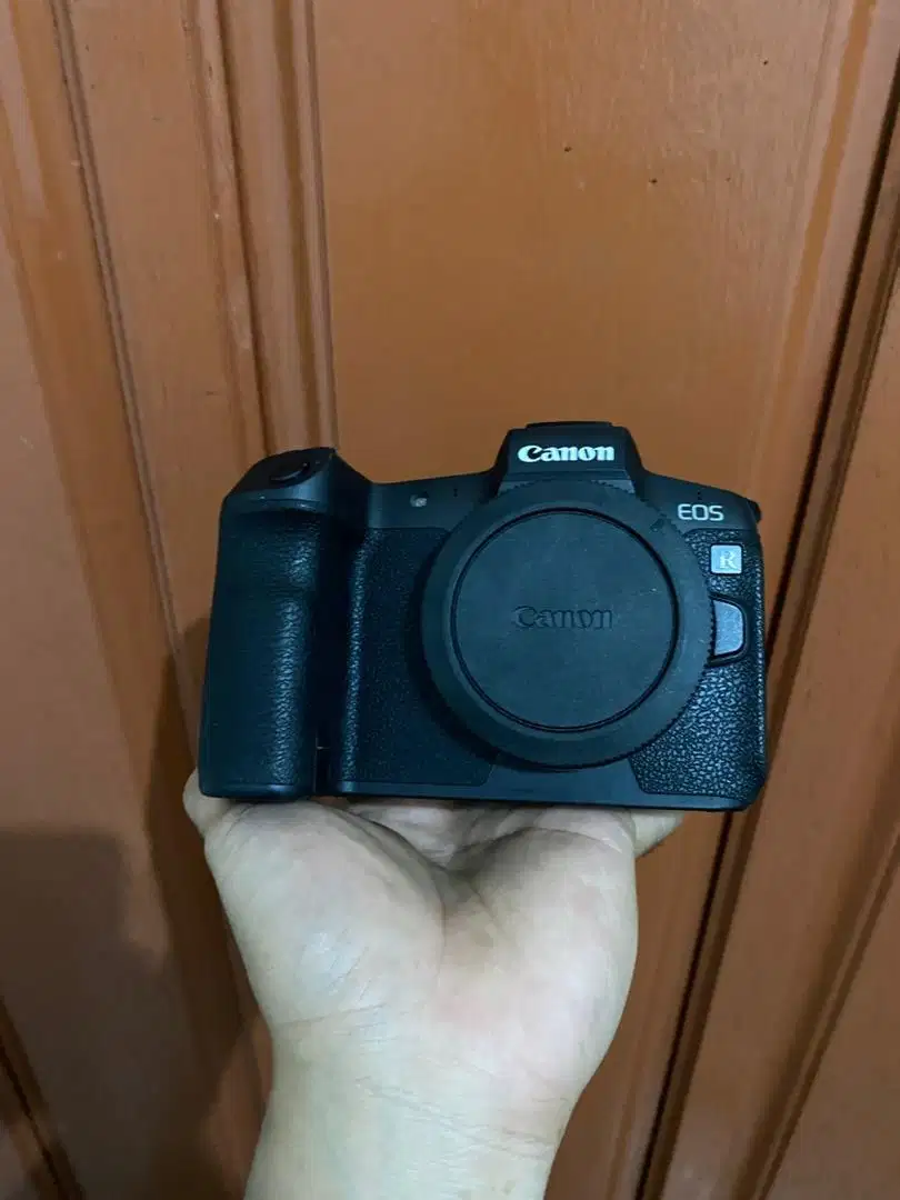 Canon eos r body only