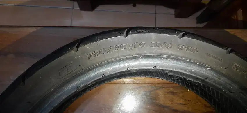 Ban Bekas pcx Layak pakai Tubeless Jual murah cpt B.U Poll 120/70 - 14