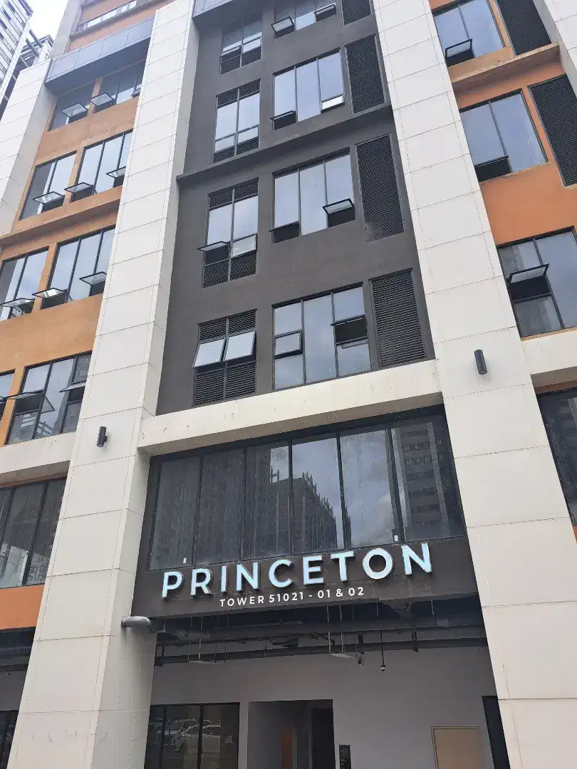 SEWA APARTEMEN MEIKARTA 2 Kamar Tidur Princeton LT 5 Full Furnish