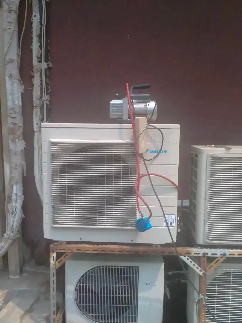 Service AC bongkar pasang AC tambah freon AC perbaikan AC