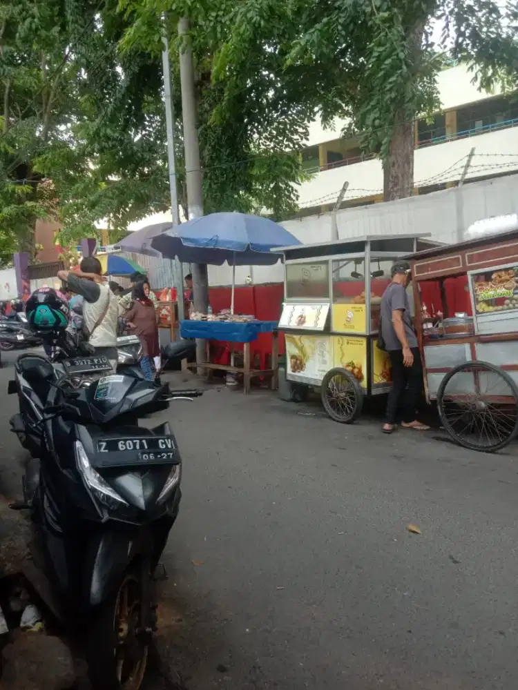 Dibutuhkan karyawan Gerobak Chiclin (lapak)
