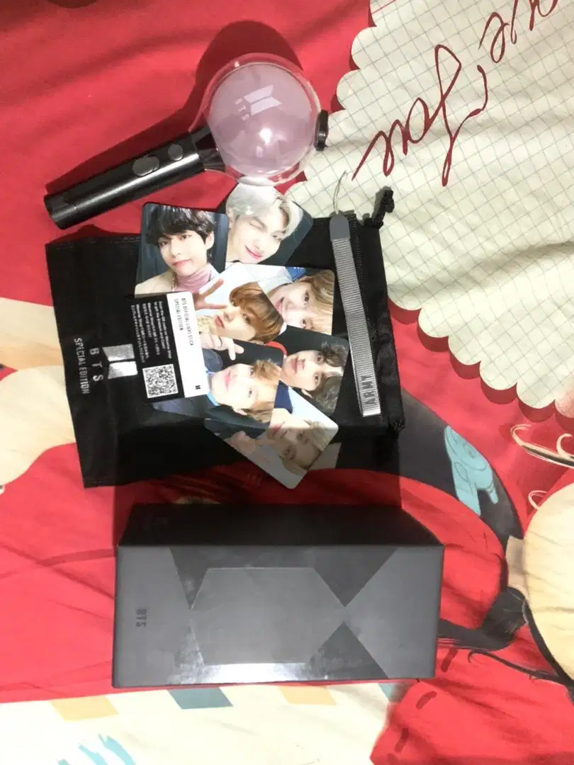 punya lightstik bts masih baru cuma di buka aja pengen di jual