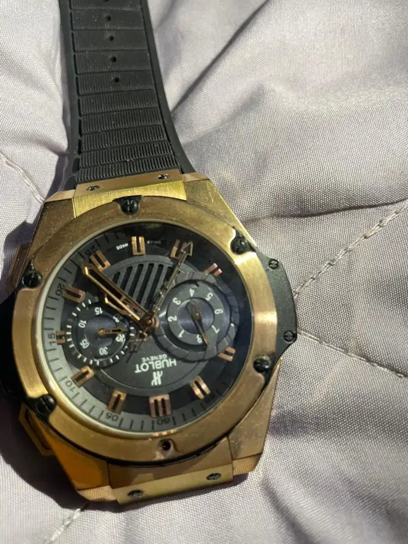 Di jual aja ni jam tangan