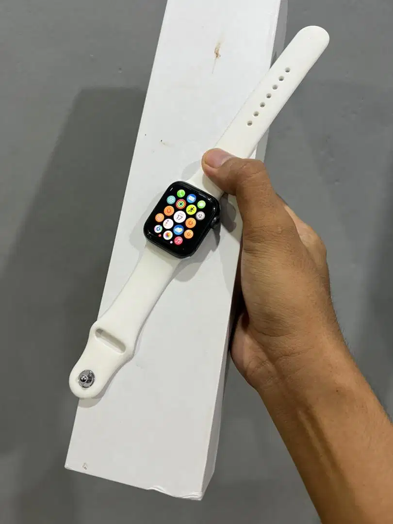 Iwatch series 4 40mm bh 100%