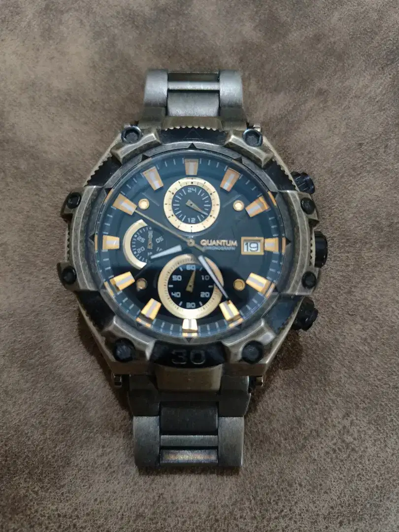 Jam tangan Quantum