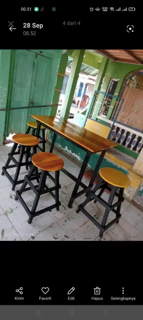 Meja kafe bahan kayu