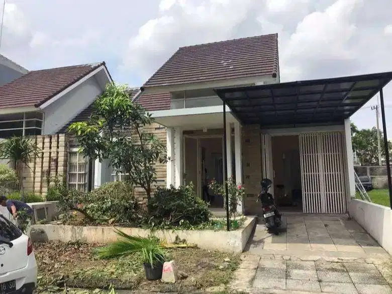 TERMURAH DISEWAKAN RUMAH KINGSTOWN CITRALAND UTAMA LOKASI STRATEGIS