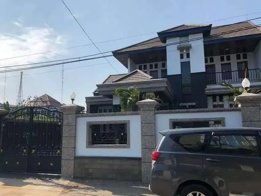 dijual rumah 2 lantai di sayap Tuparev Cirebon kota