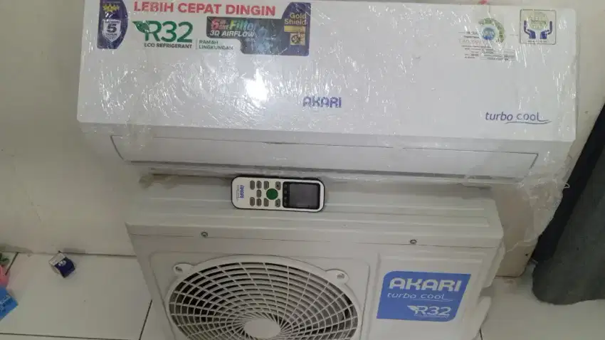 ac akari 1/2 pk low watt like  new