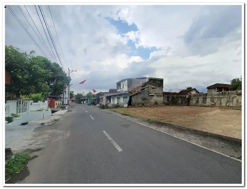 Utara RSUD Jogja, Peruntukan Guest House, Tepi Aspal