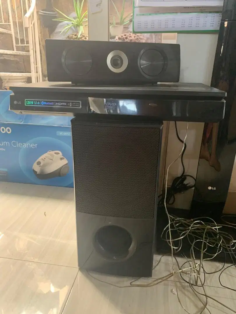 LG 1200W Tallboy Speaker HTS LHD 756