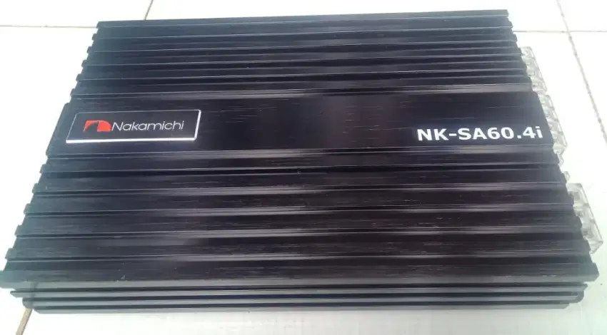 Amplifier Power Mobil merk Nakmichi .