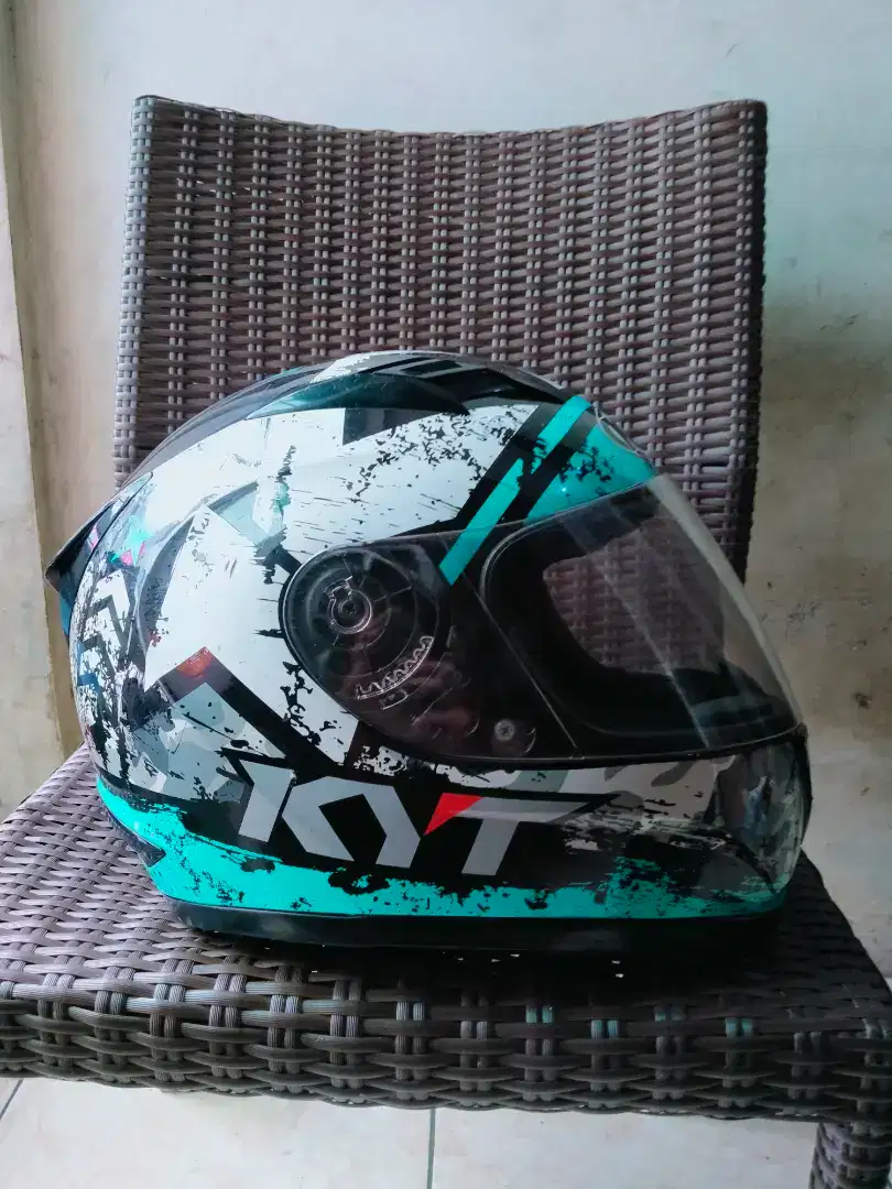 Dijual helm kyt R10